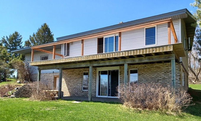 Stanchfield House | Rush Lake - Hidden Gem!