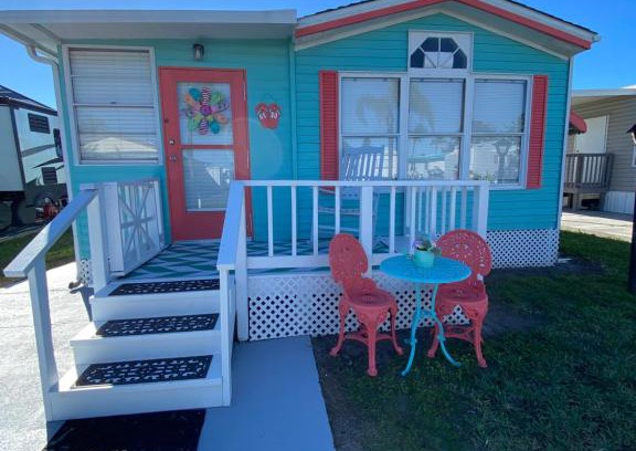 Southside Rural Community Resort | Ruskin FL Resort- 30 mins-90 mins away from FL Attractions, Facilities and close to the gulf coast beaches