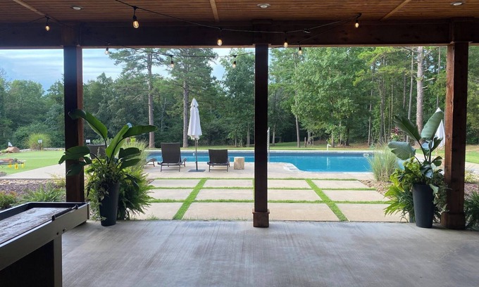 Russellville House | Russellville Eclipse Family Friendly with excellent outdoor living Space