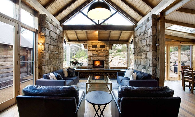 Crackenback House | ⭐️ Rustic Barn House ⭐️ Hydro Spa Bath ⭐️ Pets Welcome