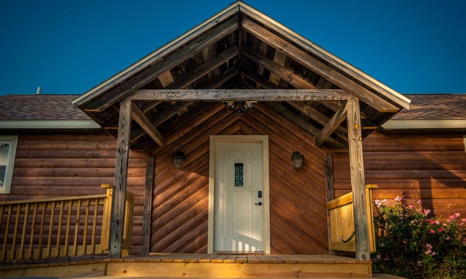 Makanda Cabin | Rustic Cabin - Jetted Tubs - Wi-Fi - Wonderful Views - Grill - Firepit - Porch