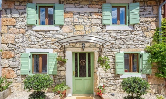 Nova Vas Villa | Rustic Casa Dvi Mendule with swimming pool