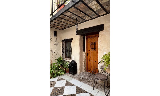 Jerez de la Frontera Old Town Apartment | Rustic Charm in the Heart of Jerez