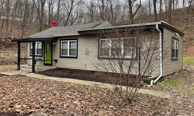 Refton Cottage | Rustic Cozy Cottage