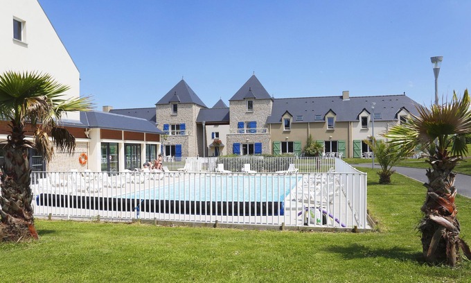 La Guymauviere-La Hulotais-La Bourelais House | Rustic House near the Centre of Saint-Malo Centre!