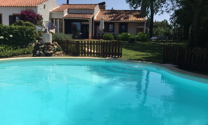 Mafra Cottage | Rustic house with garden and private pool in very quiet area