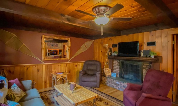 Lake George Cabin | Rustic Log Cabin - Walking Distance to Village!