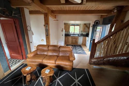 Florissant House | Rustic Mountain Retreat