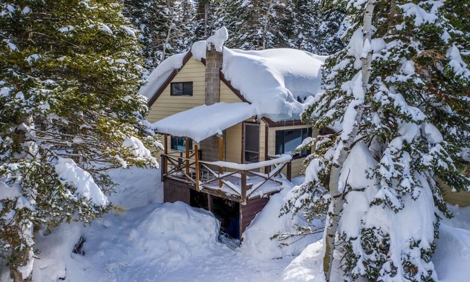 Salt Lake Mountain Resorts Cabin | Rustic & Peaceful Silver Fork Mountain Retreat