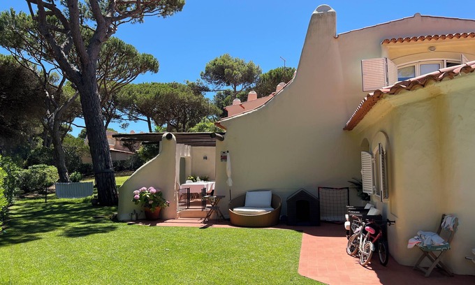 Quinta da Marinha Villa | Rustic Villa near the Golf of Quinta da Marinha