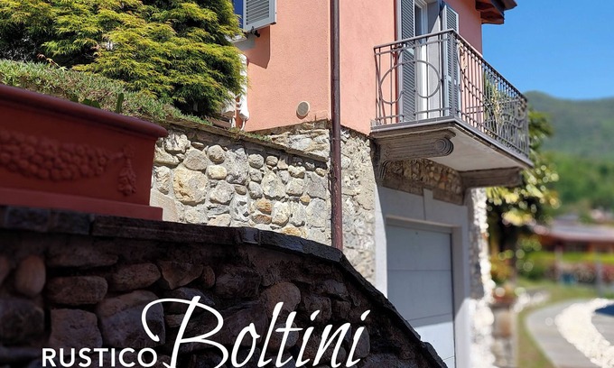 Casalzuigno Cottage | Rustico Boltini, Lago Maggiore NEW stylishly furnished quiet at the edge of the forest