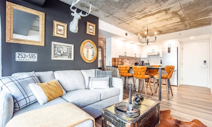 Vieux-Quebec-Cap-Blanc-colline Parlementaire Condo | Rustique, NEW in Quebec city - 2 rooms + 2 bathroom (pool on roof during summer)