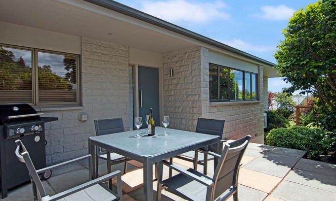 Nelson South House | Rutherford Retreat - Nelson Holiday Home