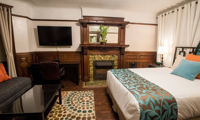 Prospect-Lefferts Gardens Historic District House | Rutland Lux - Lovely Bedroom w/Private bathroom, dedicated entrance Brooklyn PLG