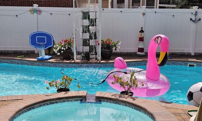 Old Bethpage House | Ryder cup 3-bedroom house pool hot tub AC in Plainview off greenbelt path