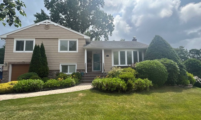 Old Bethpage House | Ryder Cup Rental < 10 min walk 3BR Full Home
