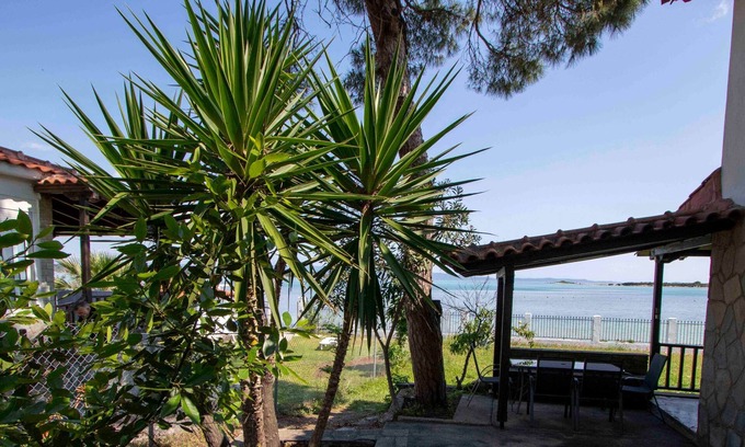 Vourvourou House | S-Docker 2 Beachfront Villa, Vourvourou by Halkidiki Villas