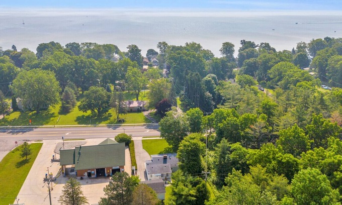 Port Sanilac House | S'mores & Shores – Cozy Vibes in Port Sanilac