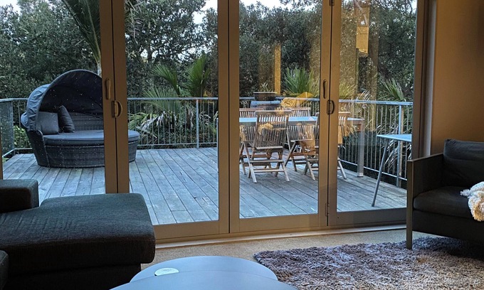 Omiha House | Sabbaticus 3 Bed Waiheke Escape