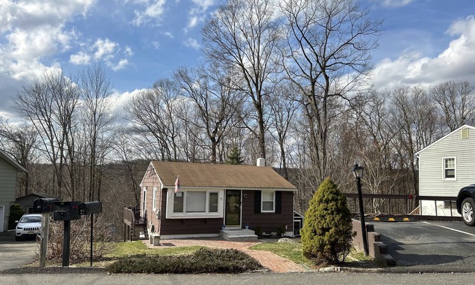 Lake Hopatcong House | Sachem: Living on Lake Time.