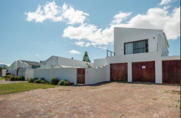 Marina da Gama House | Safe, Accessible Venue Near Muizenberg for Accommodation and Events