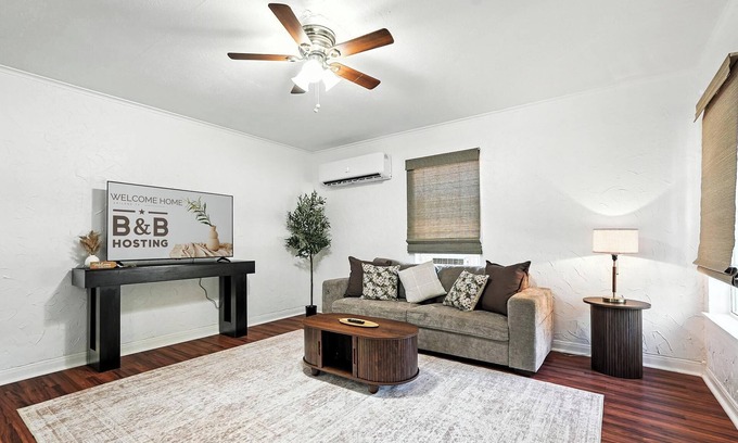 Elmwood Area House | Sage Retreat – Cozy Comfort