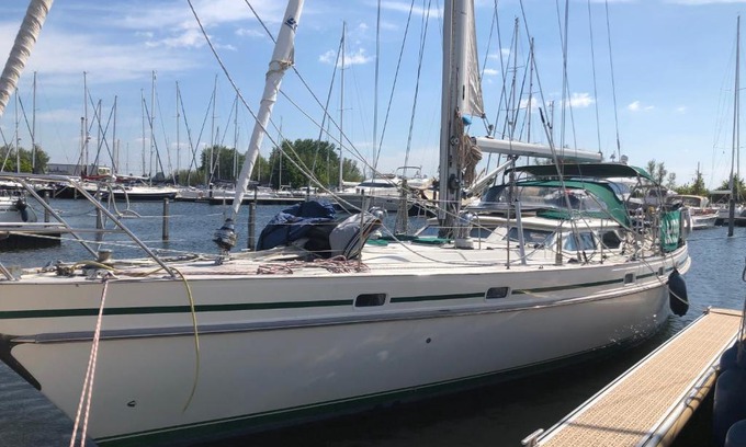 Municipality of Hoorn Boat Rental | Sailaway with Lyra B&B this winter to the Dutch islands or stayonly with friends have more fun in Medemblik or