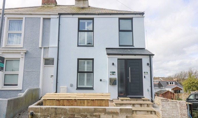 Mylor Churchtown Cottage | SAILORS, family friendly, character holiday cottage in Falmouth