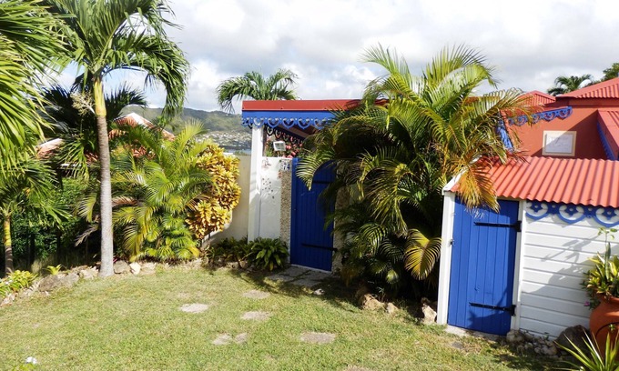 Sainte-Anne Villa | Sainte-Anne, typical villa for 4-6 people Sea view, directly on the beach.
