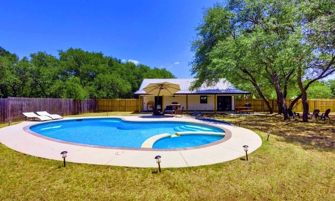 Bell County House | Salado Villa Private Pool, Hot Tub Sleeps 9