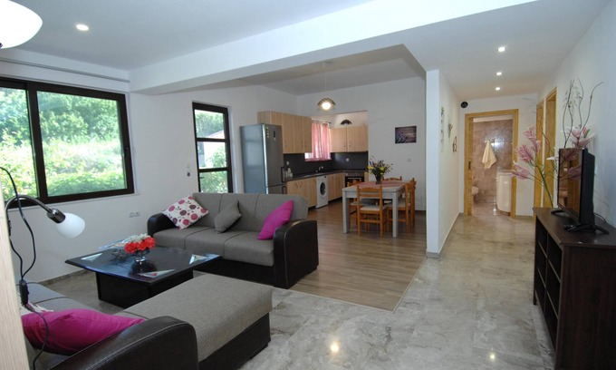 Salakos House | Salakos Mountain View Home