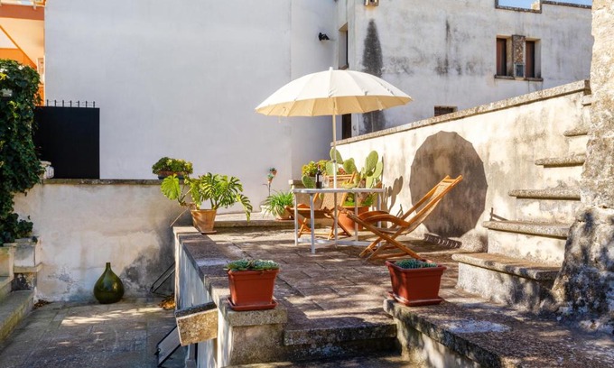 Squinzano Apartment | Salento 4 Stars - White