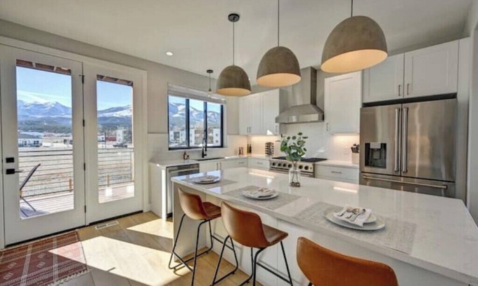 Salida House | Salida Chalet - Modern Retreat w/Mountain Views