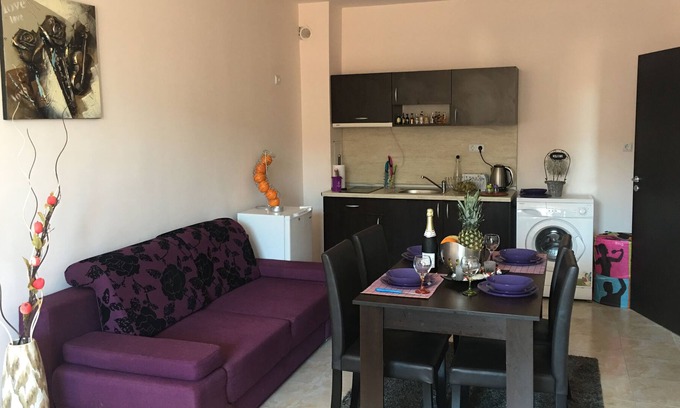 Pomorie House | Salt Lake ApartHotel