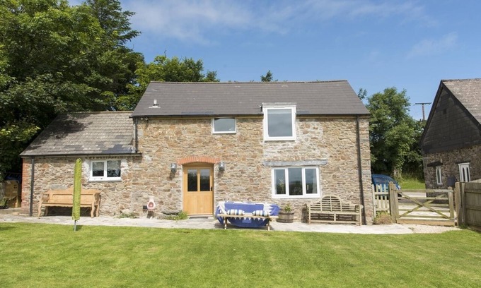 Bude Cottage | SALTY COTTAGE, pet friendly, with open fire in Morwenstow