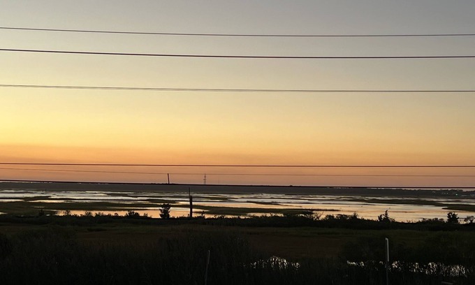 South End Condo | Salty Dog: South End Sunsets - Dog Friendly 2 short blocks to 42nd Street beach