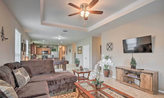 Wetmore House | San Antonio Abode Near Golf, Shops + Dining!
