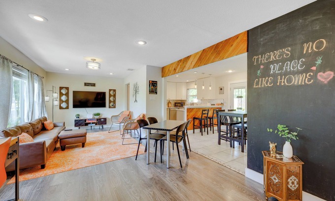 Shearer Hills - Ridgeview House | San Antonio Home, 2 Mi to Airport - Pets Welcome!
