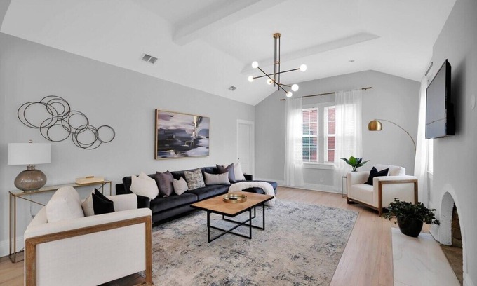 San Marco Apartment | San Marco Home in Walkable Neighborhood!