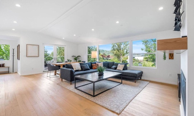San Rafael House | San Rafael Estate | Scenic Mt Tam & Forest Stay