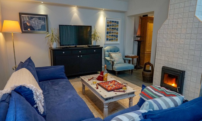 Bembridge Cottage | San Rocco - a dog friendly cottage that sleeps 6 guests in 3 bedrooms