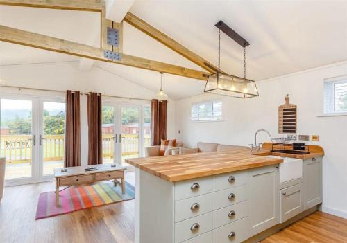 Fort Augustus Resort | Sanctuary Pathfinder Lodge