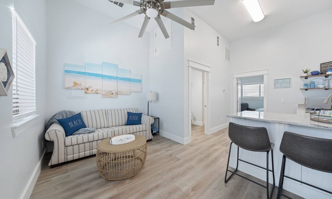 Panama City Beach Villa | SAND AND OCEAN LOVERS VACATION VILLA "B"