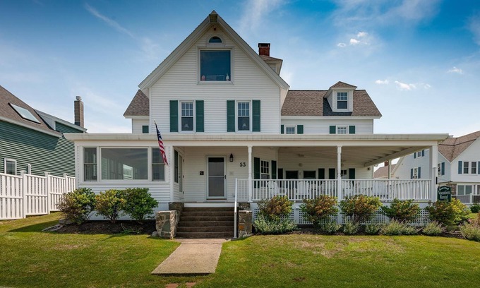 York Beach House | Sand and Surf