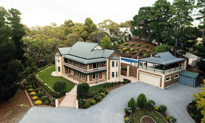 McLaren Vale House | Sand Road Estate in the heart of McLaren Vale