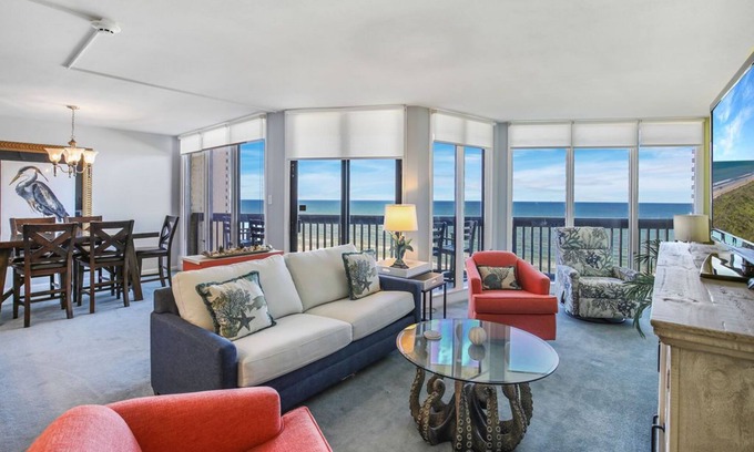 Port Aransas Condo | Sandpiper #1002L: Beachfront 1 Bedroom 1 Bathroom With Spectacular Views and 24 Hour Management