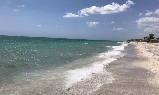 Englewood House | Sandpiper Cove Retreat...Sun, Sand, & Steps to Stump Pass...Kayaks, SUP's, & Bik