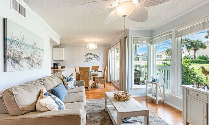 Holiday Isle Apartment | Sandpiper Cove Unit 1038