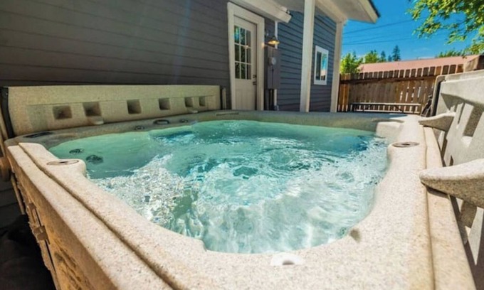 Sandpoint House | Sandpoint Retreat Sleeps 8 w/Hottub and Bikes