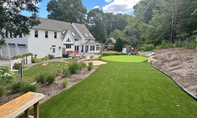East Sandwich House | Sandwich golf and chipping green house